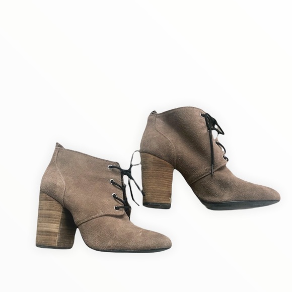 BCBGeneration Shoes - BCBG 9M heel ankle boots lace up tan suede leather neutral Womens classic boho